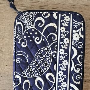Vera Bradley Twirly Birds Navy Blue & White Quilted Sleeve E-Reader Small Tablet
